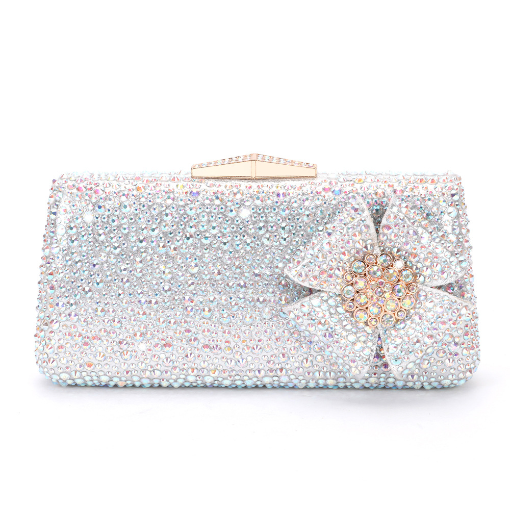 Sac de dîner en strass au Desi - Interior Design Ai avis et prix